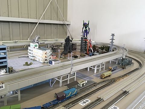 鉄道レイアウト出来ました。